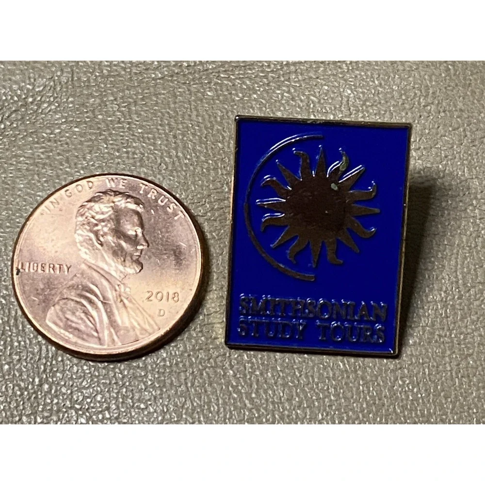 Smithsonian Study Tours Museum Washington DC Souvenir Enamel Hat Jacket Pin